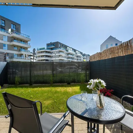 Comfortable For 4 Guests With Terrace, Garden And Projector By Renters דירה *