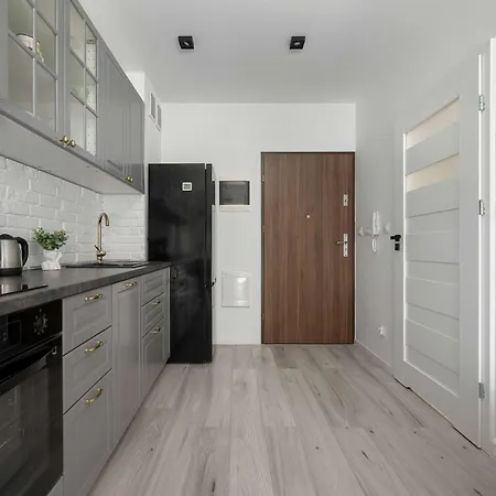 דירה Comfortable For 4 Guests With Terrace, Garden And Projector By Renters